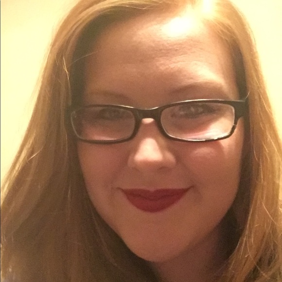 Meet your Posher, Kayla - Picture 1 of 1